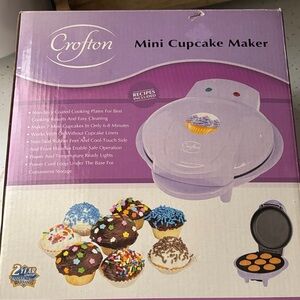 Croton Purple Mini Cupcake Maker with Recipe Guide